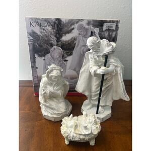 White glittery 3 piece Nativity Scene